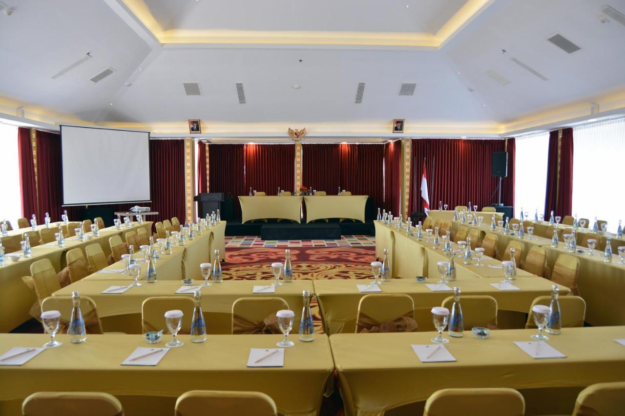 Kj Hotel Yogyakarta Exterior photo
